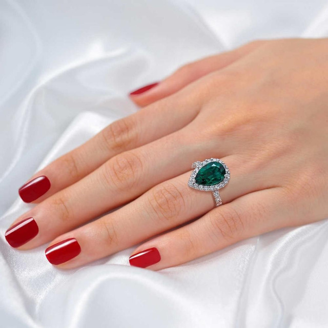 emerald pear cut diamond alternative ring